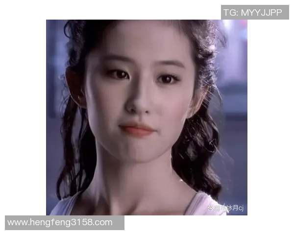 蓬松卷发的足球明星们如何用个性发型赢得球场与时尚的双重魅力