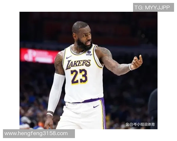 足球巨星詹姆斯的辉煌生涯与个人魅力全解析